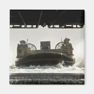 Aimant Un coussin d'air de barge de débarquement prépar