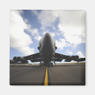 Aimant Un équipage d'entretien de l'Armée de l'Air d'US