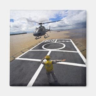 Aimant Un Eurocopter brésilien se prépare à atterrir