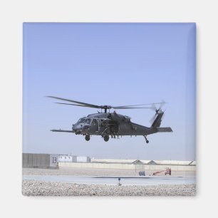 Aimant Un HH-60G pave le faucon décollant du camp Bastio