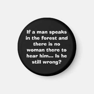 Aimant Un homme parle dans l'aimant de la forêt - Plaisan