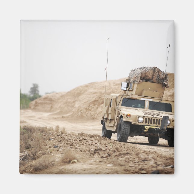 Aimant Un Humvee assure la sécurité (Devant)