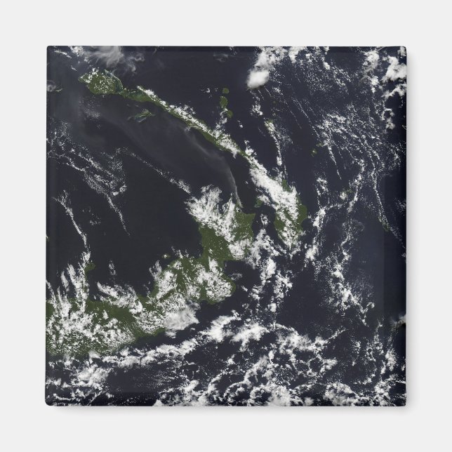 Aimant Un panache volcanique de la caldera Rabaul (Devant)