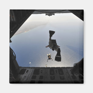 Aimant Un pararescueman de l'Armée de l'Air d'USA sautan