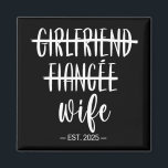 Aimant Une amie Femme Fiance 2025 vient de se marier Mari<br><div class="desc">Une amie Femme Fiance 2025 vient de se marier Mariage lune de miel</div>