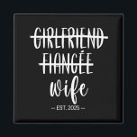 Aimant Une amie Femme Fiance 2025 vient de se marier Mari<br><div class="desc">Une amie Femme Fiance 2025 vient de se marier Mariage lune de miel</div>