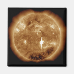 Aimant Une éruption chromosphérique de X-class massif