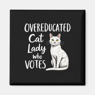 Aimant Une Femme Au Chat Suréduquée Qui Vote Pour Kamala