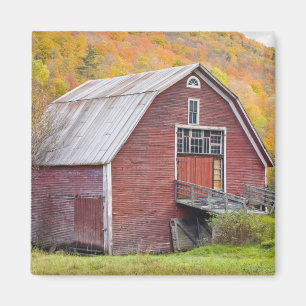 Aimant Une grange dans les montagnes vertes du Vermont. H