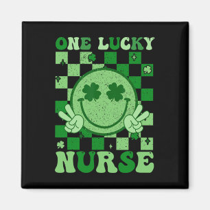 Aimant Une infirmière chanceuse sourire groovy Saint-Patr