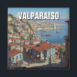 Aimant Valparaiso Chili<br><div class="desc">Valparaiso, ville portuaire de la côte centrale du Chili, est connue pour ses maisons colorées accrochées à des collines escarpées. L'architecture de la ville est un mélange d'influences européennes et sud-américaines, avec de nombreux bâtiments peints dans des couleurs vives et pastel. Valparaiso abrite également un certain nombre de funiculaires, qui...</div>