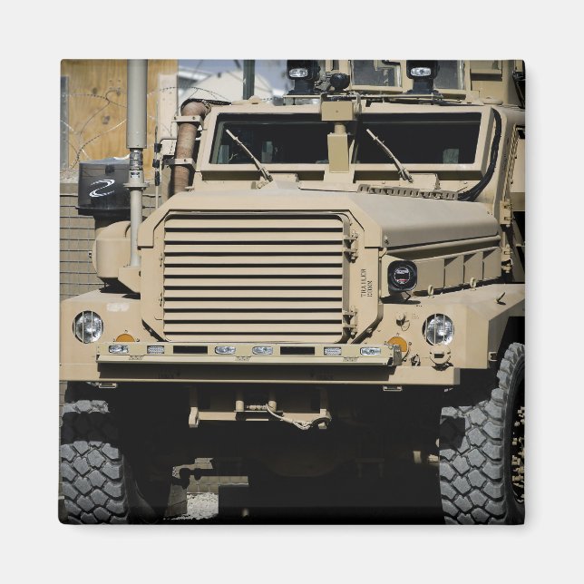 Aimant Véhicule résistant aux mines et protégé contre les (Devant)