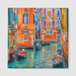 Aimant Venise Venise Italie photo été pittoresque<br><div class="desc">Profitez des couleurs de l'Italie ! Une belle photographie de voyage de Venise de Tom Podmore sur cet aimant coloré brillant fera un cadeau souvenir magnifique et joyeux pour lui, elle, pour votre famille, couple et amis, et une décoration délicieuse pour votre maison. Bateaux dans la ville historique inondée, atmosphère...</div>