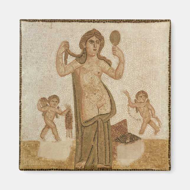 Aimant Vénus à sa Toilette (Devant)