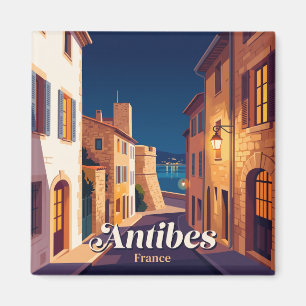 Aimant Vieille ville d'Antibes la nuit France
