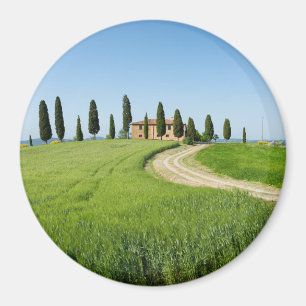 Aimant Villa ferme avec cyprès en Toscane