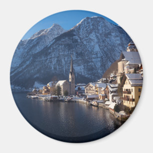 Aimant Ville de Hallstatt dans la neige en hiver