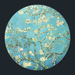 Aimant Vincent van Gogh Blossomong Aramande<br><div class="desc">Vincent van Gogh. Arbre aux amandes de Blossomong. Branche d'amandiers en fleurs. Branches d'amande avec fleurs roses sur un arrière - plan bleu. Reproduction d'oeuvres d'art célèbres dans le domaine public.</div>