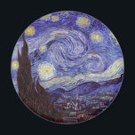 Aimant Vincent Van Gogh Starry Nuit Vintage Art<br><div class="desc">Vincent van Gogh Starry Night Art Peinture Starry Night est un tableau de l'artiste post-impressionniste néerlandais Vincent van Gogh. Le ciel bleu de la nuit est rempli de nuages tourbillonnants, d'étoiles et d'une lune brillante croissant. La Nuit étoilée est la seule nocturne de la série de vues depuis la fenêtre...</div>
