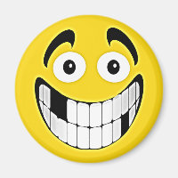 Visage jaune sans dents