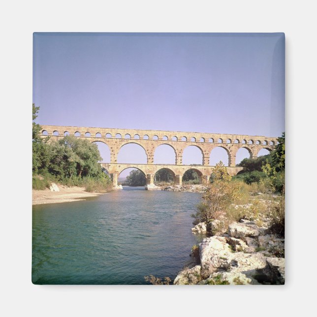 Aimant Vue de l'aqueduc, construit c.19 av. (Devant)