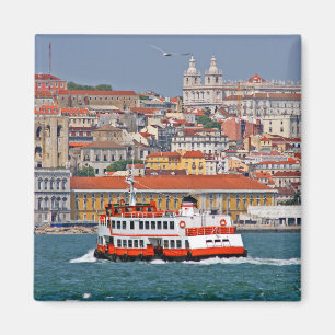 Aimant Vue Lisbonne avec vieux ferry sur le fleuve Tage