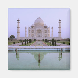 Aimant vue matinale du Taj Mahal reflétée dans