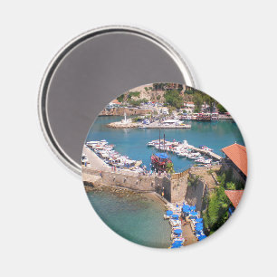 Aimant Vue sur le port, plage Mermerly dans la ville Anta