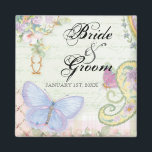 Aimant Wings of Love Mariage Collection<br><div class="desc">Cet ensemble mariage a été créé avec des oeuvres originales d'Audrey Jeanne Roberts, aux couleurs de l'eau. Cette collection est un mélange éclectique de créatures ailées - papillons et colibris, mélangés avec des ornements cachemire originaux et des arrière - plans à motifs. Le texte écrit à la main dans l'arrière...</div>