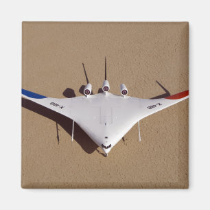 Aimant X-48B a mélangé le véhicule aérien touché par