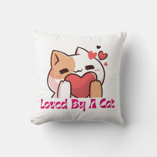 "Aimé par un chat coussin jeté en forme de cœur"