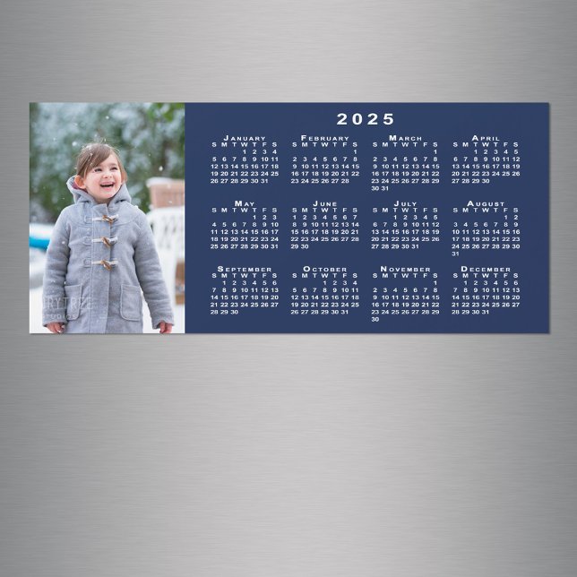 Ajouter votre photo 2025 Calendrier sur le Magnet  (Add Your Photo 2025 Calendar on Navy Blue Magnet in situ)