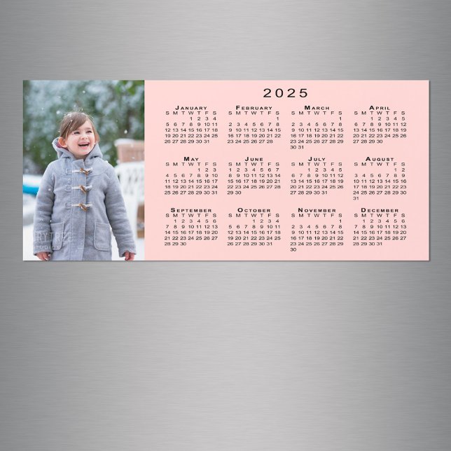 Ajoutez votre photo 2025 Calendrier sur Coral Pink (Add Your Photo 2025 Calendar on Coral Pink Magnet in situ)
