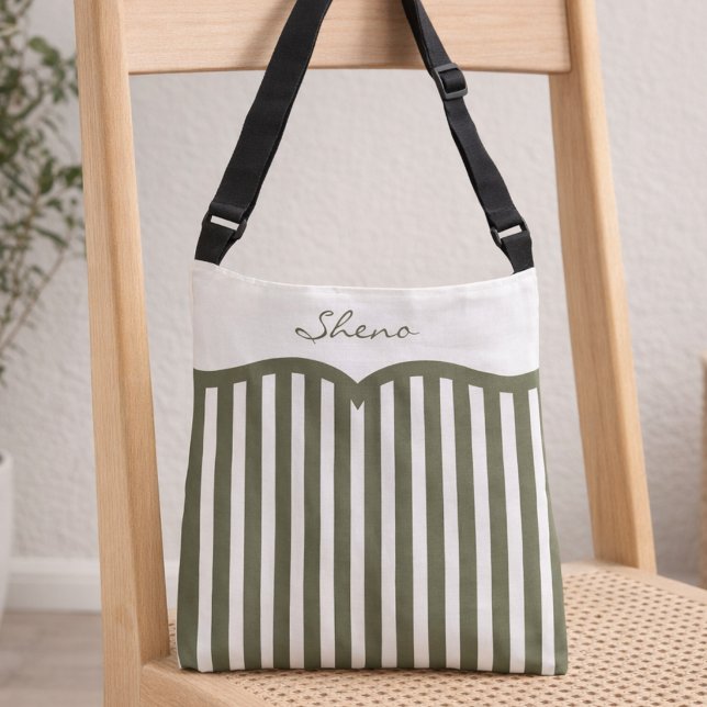 Ajustable Sac à main à rayures vert olive et monogramme (Bold white scallop with sage green stripes and custom name make this bag stand out.)