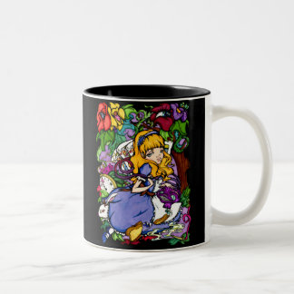 Alice dans le NOIR de tasse du pays des merveilles