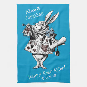 Alice en serviette de cuisine blanche de lapin du