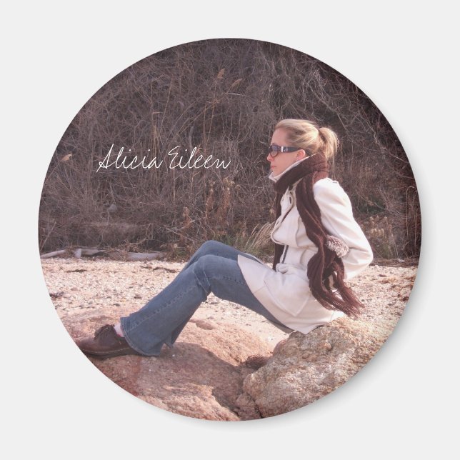 Alicia Eileen Magnet (Devant)
