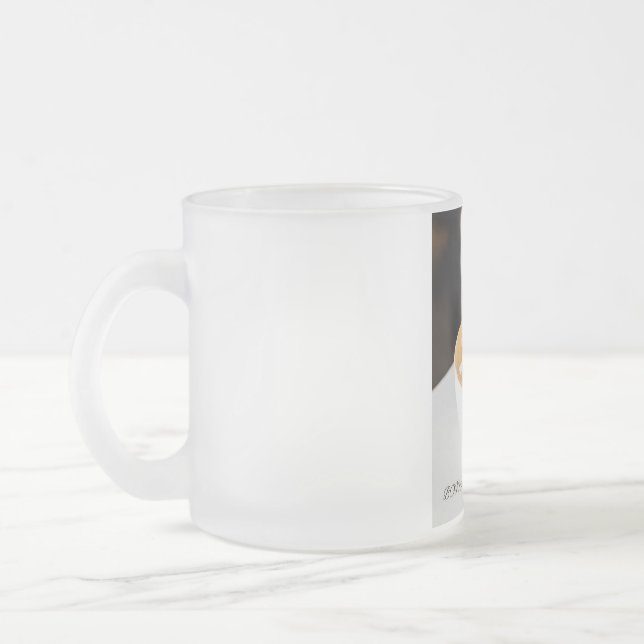 Alimenté par le Café – Design drôle de mug pour am (Gauche)