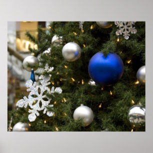 Amérique du Nord. Décorations de Noël sur arbre.