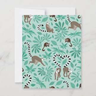 Amour de lémurien pour les feuilles de menthe