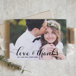 Amour et Merci | Black Calligraphy Photo Mariage<br><div class="desc">Envoyez des remerciements à votre famille et à vos amis avec ce carte de remerciements photo personnalisable. Il dispose d'une typographie moderne et d'un motif verdoyant. Personnalisez en ajoutant votre photo et vos détails. Ce carte de remerciements photo est parfait pour les mariages,  diplômes,  anniversaires et autres événements.</div>