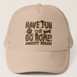 Amusement ou casquette à la maison d'agilité de