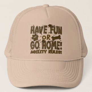 Amusement ou casquette à la maison d'agilité de