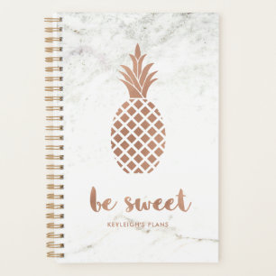 Ananas rose rose sur Marbre blanc   Sois sucré