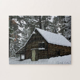 Ancien Grenier dans le Puzzle de Neige