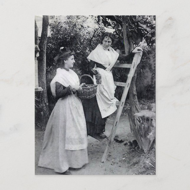 Ancienne carte postale - Arles, Les Arlésiennes (Devant)