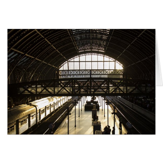 Ancienne gare avec note photo de train de passager (Devant Horizontal)