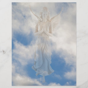 Angel dans le ciel bleu ciel nuageux par amour gué