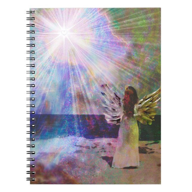 Angel regarde vers le Carnet du Heaven Heart Journ (Devant)