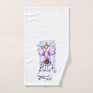 Angel violet sur nuage blanc avec panier de coeur
